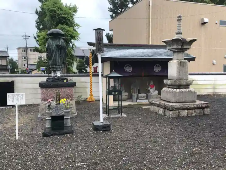 金光院龍禅寺の像