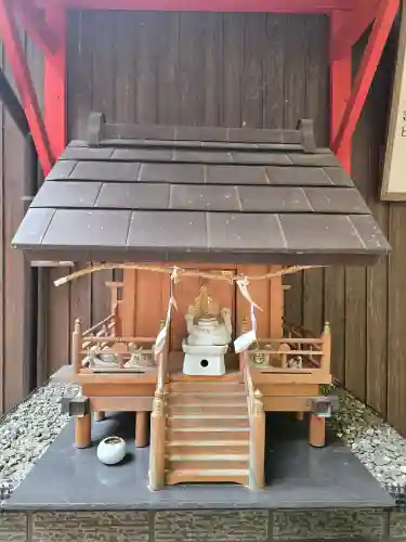 諏訪神社・諏訪山稲荷神社の{uncategorized: "未分類", other: "その他", undefined: "問題あり", building: "その他建物", grave: "お墓", sacred_gate: "鳥居", guardian: "狛犬", statue: "像", buddha: "仏像", history: "歴史", nature: "自然", garden: "庭園", animal: "動物", pagoda: "塔", temizu: "手水舎", mountain_gate: "山門・神門", sanctuary: "本殿・本堂", subordinate: "末社・摂社", art: "芸術", scenery: "景色", jizo: "地蔵", ema: "絵馬", goshuin: "御朱印", omikuji: "おみくじ", items: "授与品その他", amulet: "お守り", goshuincho: "御朱印帳", eats: "食事", festival: "お祭り", votive_dance: "神楽", shichigosan: "七五三参", wedding: "結婚式", experience: "体験その他", initially: "初詣", around: "周辺", anti_infection: "感染症対策"}