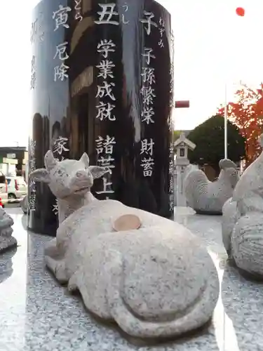 新川皇大神社の狛犬