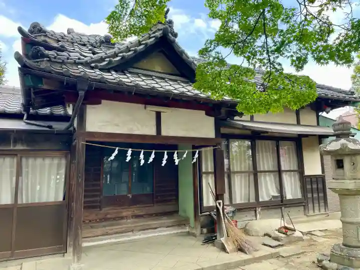 伊奈利神社の{uncategorized: "未分類", other: "その他", undefined: "問題あり", building: "その他建物", grave: "お墓", sacred_gate: "鳥居", guardian: "狛犬", statue: "像", buddha: "仏像", history: "歴史", nature: "自然", garden: "庭園", animal: "動物", pagoda: "塔", temizu: "手水舎", mountain_gate: "山門・神門", sanctuary: "本殿・本堂", subordinate: "末社・摂社", art: "芸術", scenery: "景色", jizo: "地蔵", ema: "絵馬", goshuin: "御朱印", omikuji: "おみくじ", items: "授与品その他", amulet: "お守り", goshuincho: "御朱印帳", eats: "食事", festival: "お祭り", votive_dance: "神楽", shichigosan: "七五三参", wedding: "結婚式", experience: "体験その他", initially: "初詣", around: "周辺", anti_infection: "感染症対策"}