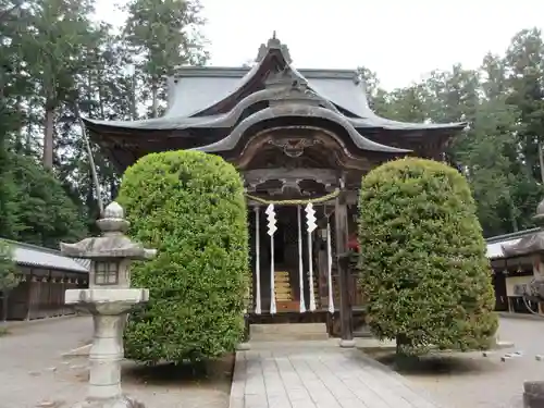 馬見岡綿向神社の本殿