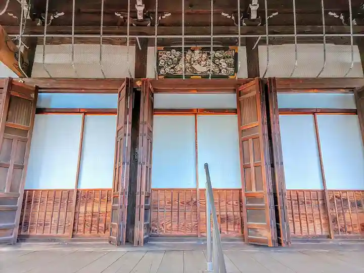 来遊寺の本殿・本堂