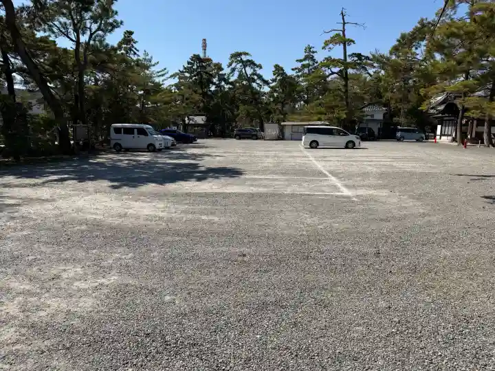 長浜八幡宮の{uncategorized: "未分類", other: "その他", undefined: "問題あり", building: "その他建物", grave: "お墓", sacred_gate: "鳥居", guardian: "狛犬", statue: "像", buddha: "仏像", history: "歴史", nature: "自然", garden: "庭園", animal: "動物", pagoda: "塔", temizu: "手水舎", mountain_gate: "山門・神門", sanctuary: "本殿・本堂", subordinate: "末社・摂社", art: "芸術", scenery: "景色", jizo: "地蔵", ema: "絵馬", goshuin: "御朱印", omikuji: "おみくじ", items: "授与品その他", amulet: "お守り", goshuincho: "御朱印帳", eats: "食事", festival: "お祭り", votive_dance: "神楽", shichigosan: "七五三参", wedding: "結婚式", experience: "体験その他", initially: "初詣", around: "周辺", anti_infection: "感染症対策"}
