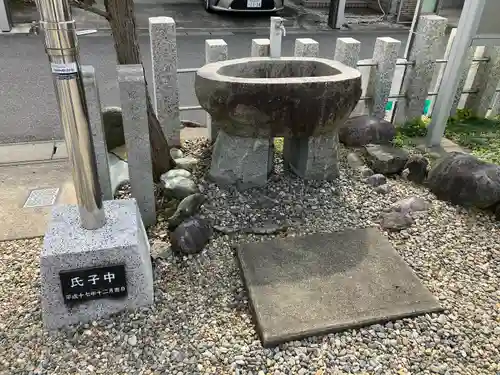 神明社（鹿田）の手水舎