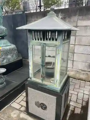 真弘寺の{uncategorized: "未分類", other: "その他", undefined: "問題あり", building: "その他建物", grave: "お墓", sacred_gate: "鳥居", guardian: "狛犬", statue: "像", buddha: "仏像", history: "歴史", nature: "自然", garden: "庭園", animal: "動物", pagoda: "塔", temizu: "手水舎", mountain_gate: "山門・神門", sanctuary: "本殿・本堂", subordinate: "末社・摂社", art: "芸術", scenery: "景色", jizo: "地蔵", ema: "絵馬", goshuin: "御朱印", omikuji: "おみくじ", items: "授与品その他", amulet: "お守り", goshuincho: "御朱印帳", eats: "食事", festival: "お祭り", votive_dance: "神楽", shichigosan: "七五三参", wedding: "結婚式", experience: "体験その他", initially: "初詣", around: "周辺", anti_infection: "感染症対策"}