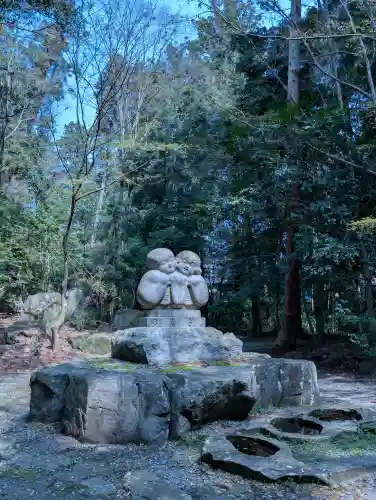 伊和神社の{uncategorized: "未分類", other: "その他", undefined: "問題あり", building: "その他建物", grave: "お墓", sacred_gate: "鳥居", guardian: "狛犬", statue: "像", buddha: "仏像", history: "歴史", nature: "自然", garden: "庭園", animal: "動物", pagoda: "塔", temizu: "手水舎", mountain_gate: "山門・神門", sanctuary: "本殿・本堂", subordinate: "末社・摂社", art: "芸術", scenery: "景色", jizo: "地蔵", ema: "絵馬", goshuin: "御朱印", omikuji: "おみくじ", items: "授与品その他", amulet: "お守り", goshuincho: "御朱印帳", eats: "食事", festival: "お祭り", votive_dance: "神楽", shichigosan: "七五三参", wedding: "結婚式", experience: "体験その他", initially: "初詣", around: "周辺", anti_infection: "感染症対策"}