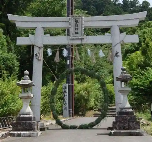 諏訪神社の鳥居