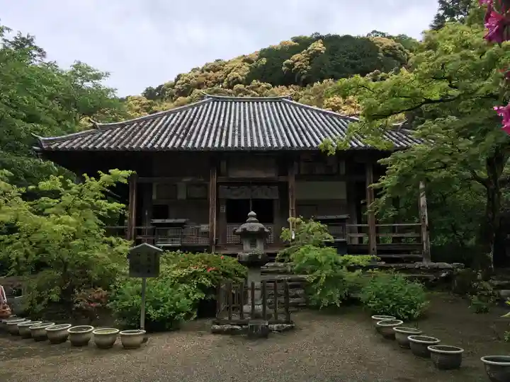 栄山寺の本殿・本堂
