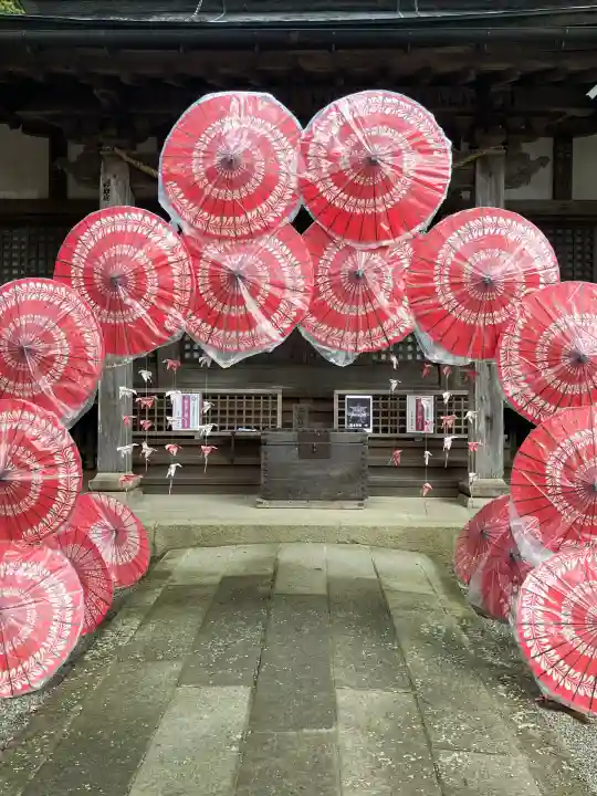 日枝神社の{uncategorized: "未分類", other: "その他", undefined: "問題あり", building: "その他建物", grave: "お墓", sacred_gate: "鳥居", guardian: "狛犬", statue: "像", buddha: "仏像", history: "歴史", nature: "自然", garden: "庭園", animal: "動物", pagoda: "塔", temizu: "手水舎", mountain_gate: "山門・神門", sanctuary: "本殿・本堂", subordinate: "末社・摂社", art: "芸術", scenery: "景色", jizo: "地蔵", ema: "絵馬", goshuin: "御朱印", omikuji: "おみくじ", items: "授与品その他", amulet: "お守り", goshuincho: "御朱印帳", eats: "食事", festival: "お祭り", votive_dance: "神楽", shichigosan: "七五三参", wedding: "結婚式", experience: "体験その他", initially: "初詣", around: "周辺", anti_infection: "感染症対策"}