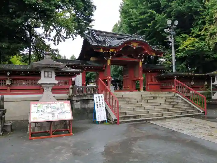 秩父神社の山門・神門
