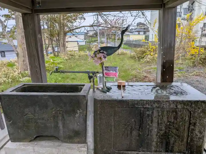 釧路一之宮 厳島神社の{uncategorized: "未分類", other: "その他", undefined: "問題あり", building: "その他建物", grave: "お墓", sacred_gate: "鳥居", guardian: "狛犬", statue: "像", buddha: "仏像", history: "歴史", nature: "自然", garden: "庭園", animal: "動物", pagoda: "塔", temizu: "手水舎", mountain_gate: "山門・神門", sanctuary: "本殿・本堂", subordinate: "末社・摂社", art: "芸術", scenery: "景色", jizo: "地蔵", ema: "絵馬", goshuin: "御朱印", omikuji: "おみくじ", items: "授与品その他", amulet: "お守り", goshuincho: "御朱印帳", eats: "食事", festival: "お祭り", votive_dance: "神楽", shichigosan: "七五三参", wedding: "結婚式", experience: "体験その他", initially: "初詣", around: "周辺", anti_infection: "感染症対策"}