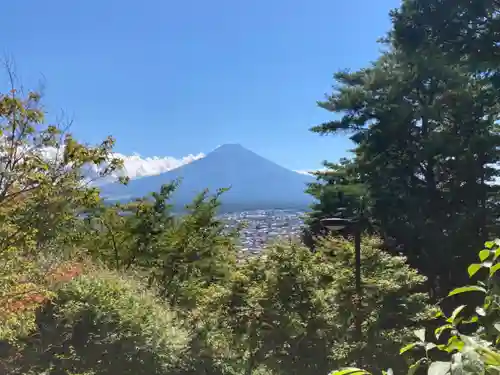 新倉富士浅間神社の景色