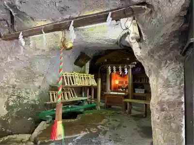 銭洗弁財天宇賀福神社(神奈川県)