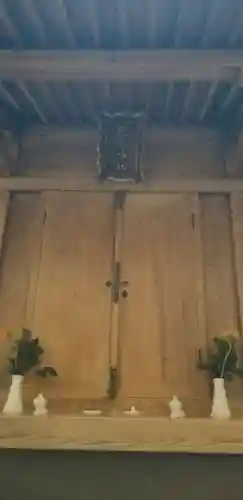 花房稲荷神社の本殿・本堂