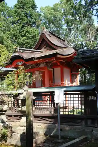 日根神社の本殿