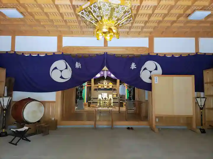 八雲神社(白塚町)の本殿・本堂