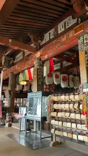 長命寺の{uncategorized: "未分類", other: "その他", undefined: "問題あり", building: "その他建物", grave: "お墓", sacred_gate: "鳥居", guardian: "狛犬", statue: "像", buddha: "仏像", history: "歴史", nature: "自然", garden: "庭園", animal: "動物", pagoda: "塔", temizu: "手水舎", mountain_gate: "山門・神門", sanctuary: "本殿・本堂", subordinate: "末社・摂社", art: "芸術", scenery: "景色", jizo: "地蔵", ema: "絵馬", goshuin: "御朱印", omikuji: "おみくじ", items: "授与品その他", amulet: "お守り", goshuincho: "御朱印帳", eats: "食事", festival: "お祭り", votive_dance: "神楽", shichigosan: "七五三参", wedding: "結婚式", experience: "体験その他", initially: "初詣", around: "周辺", anti_infection: "感染症対策"}
