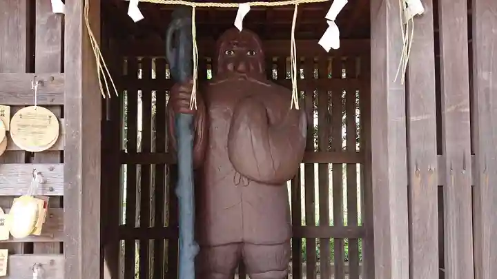 武蔵野神社の像