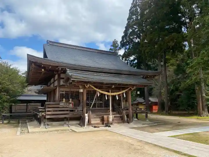 出石神社の{uncategorized: "未分類", other: "その他", undefined: "問題あり", building: "その他建物", grave: "お墓", sacred_gate: "鳥居", guardian: "狛犬", statue: "像", buddha: "仏像", history: "歴史", nature: "自然", garden: "庭園", animal: "動物", pagoda: "塔", temizu: "手水舎", mountain_gate: "山門・神門", sanctuary: "本殿・本堂", subordinate: "末社・摂社", art: "芸術", scenery: "景色", jizo: "地蔵", ema: "絵馬", goshuin: "御朱印", omikuji: "おみくじ", items: "授与品その他", amulet: "お守り", goshuincho: "御朱印帳", eats: "食事", festival: "お祭り", votive_dance: "神楽", shichigosan: "七五三参", wedding: "結婚式", experience: "体験その他", initially: "初詣", around: "周辺", anti_infection: "感染症対策"}