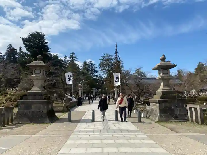 上杉神社の{uncategorized: "未分類", other: "その他", undefined: "問題あり", building: "その他建物", grave: "お墓", sacred_gate: "鳥居", guardian: "狛犬", statue: "像", buddha: "仏像", history: "歴史", nature: "自然", garden: "庭園", animal: "動物", pagoda: "塔", temizu: "手水舎", mountain_gate: "山門・神門", sanctuary: "本殿・本堂", subordinate: "末社・摂社", art: "芸術", scenery: "景色", jizo: "地蔵", ema: "絵馬", goshuin: "御朱印", omikuji: "おみくじ", items: "授与品その他", amulet: "お守り", goshuincho: "御朱印帳", eats: "食事", festival: "お祭り", votive_dance: "神楽", shichigosan: "七五三参", wedding: "結婚式", experience: "体験その他", initially: "初詣", around: "周辺", anti_infection: "感染症対策"}