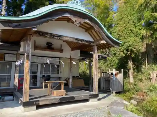 青猿神社の本殿