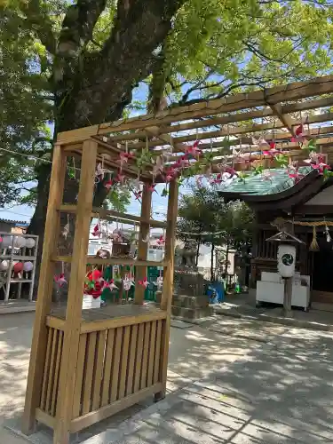 現人神社の{uncategorized: "未分類", other: "その他", undefined: "問題あり", building: "その他建物", grave: "お墓", sacred_gate: "鳥居", guardian: "狛犬", statue: "像", buddha: "仏像", history: "歴史", nature: "自然", garden: "庭園", animal: "動物", pagoda: "塔", temizu: "手水舎", mountain_gate: "山門・神門", sanctuary: "本殿・本堂", subordinate: "末社・摂社", art: "芸術", scenery: "景色", jizo: "地蔵", ema: "絵馬", goshuin: "御朱印", omikuji: "おみくじ", items: "授与品その他", amulet: "お守り", goshuincho: "御朱印帳", eats: "食事", festival: "お祭り", votive_dance: "神楽", shichigosan: "七五三参", wedding: "結婚式", experience: "体験その他", initially: "初詣", around: "周辺", anti_infection: "感染症対策"}