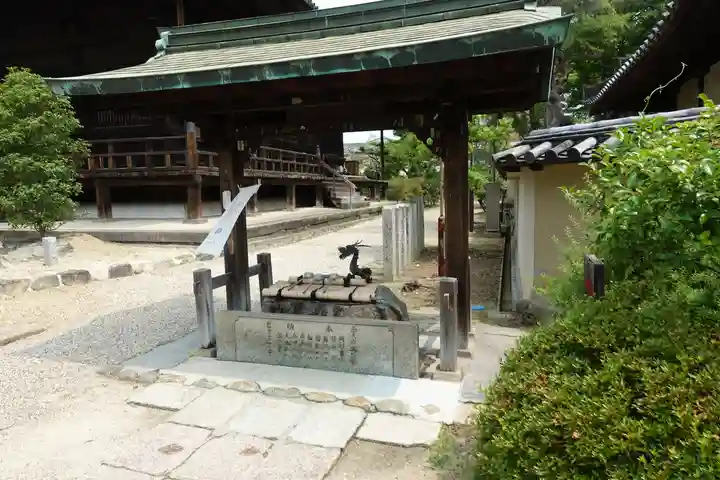 西大寺の手水舎