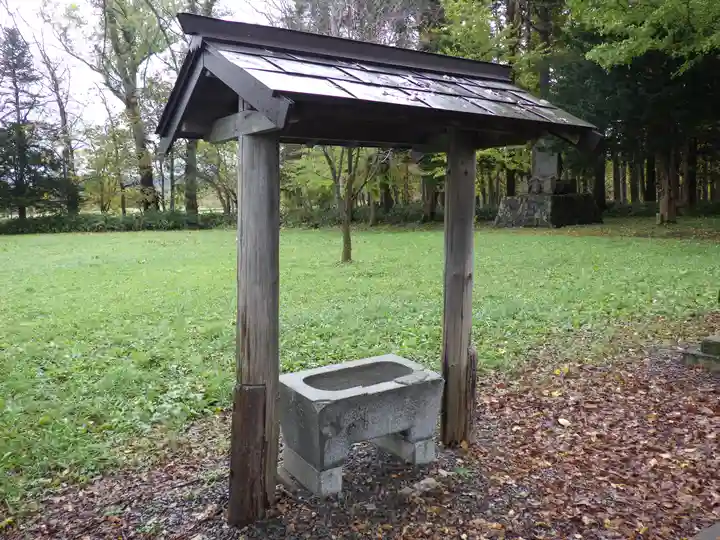 辨華別神社の手水舎