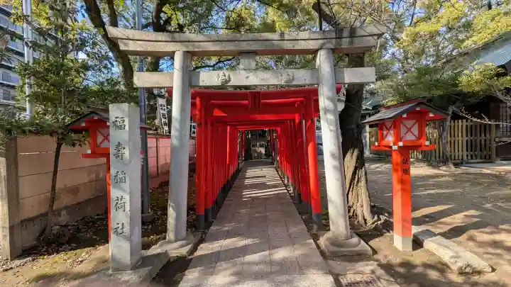 那古野神社の{uncategorized: "未分類", other: "その他", undefined: "問題あり", building: "その他建物", grave: "お墓", sacred_gate: "鳥居", guardian: "狛犬", statue: "像", buddha: "仏像", history: "歴史", nature: "自然", garden: "庭園", animal: "動物", pagoda: "塔", temizu: "手水舎", mountain_gate: "山門・神門", sanctuary: "本殿・本堂", subordinate: "末社・摂社", art: "芸術", scenery: "景色", jizo: "地蔵", ema: "絵馬", goshuin: "御朱印", omikuji: "おみくじ", items: "授与品その他", amulet: "お守り", goshuincho: "御朱印帳", eats: "食事", festival: "お祭り", votive_dance: "神楽", shichigosan: "七五三参", wedding: "結婚式", experience: "体験その他", initially: "初詣", around: "周辺", anti_infection: "感染症対策"}