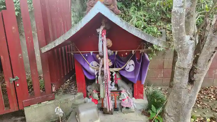 斗瑩稲荷神社の末社・摂社