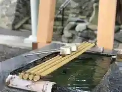 高司神社〜むすびの神の鎮まる社〜の手水