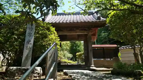 光触寺の山門