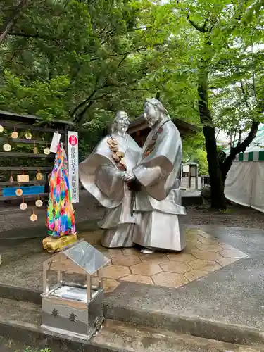 穂高神社本宮の像