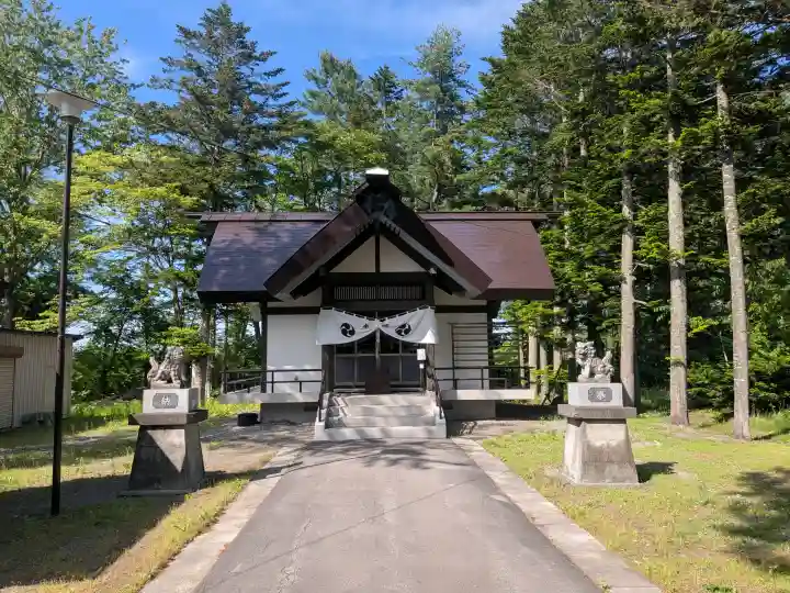 中札内神社の{uncategorized: "未分類", other: "その他", undefined: "問題あり", building: "その他建物", grave: "お墓", sacred_gate: "鳥居", guardian: "狛犬", statue: "像", buddha: "仏像", history: "歴史", nature: "自然", garden: "庭園", animal: "動物", pagoda: "塔", temizu: "手水舎", mountain_gate: "山門・神門", sanctuary: "本殿・本堂", subordinate: "末社・摂社", art: "芸術", scenery: "景色", jizo: "地蔵", ema: "絵馬", goshuin: "御朱印", omikuji: "おみくじ", items: "授与品その他", amulet: "お守り", goshuincho: "御朱印帳", eats: "食事", festival: "お祭り", votive_dance: "神楽", shichigosan: "七五三参", wedding: "結婚式", experience: "体験その他", initially: "初詣", around: "周辺", anti_infection: "感染症対策"}