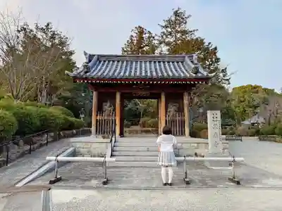 久米寺の山門・神門