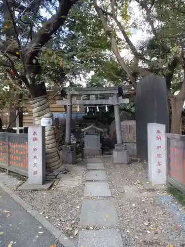 花園神社の鳥居