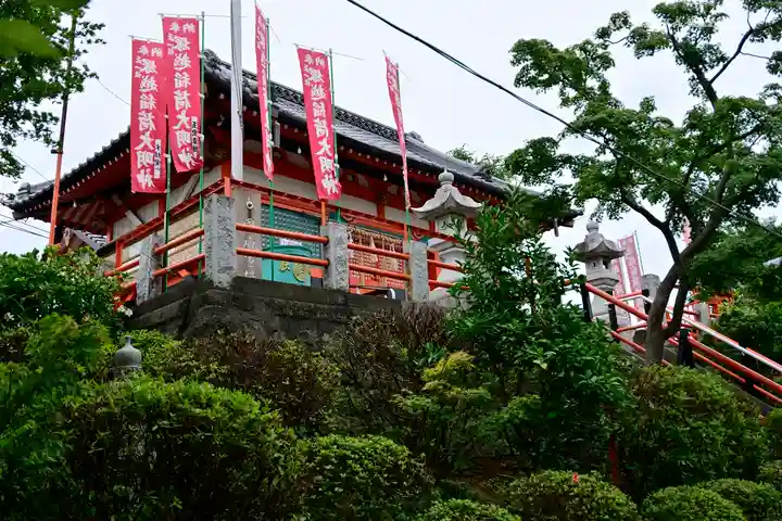 塚越稲荷神社の本殿・本堂