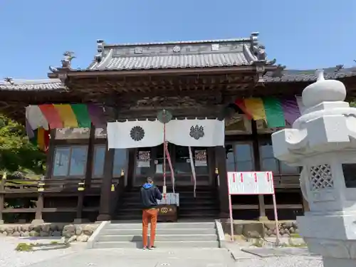 埼玉厄除け開運大師・龍泉寺（切り絵御朱印発祥の寺）の本殿