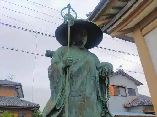 桂林寺の像