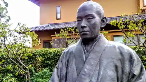 松陰神社の像