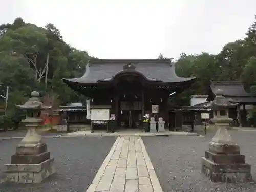 三尾神社の本殿