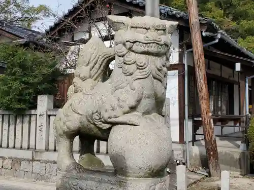 糸碕神社の狛犬