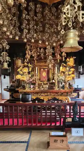 西方寺の本殿・本堂