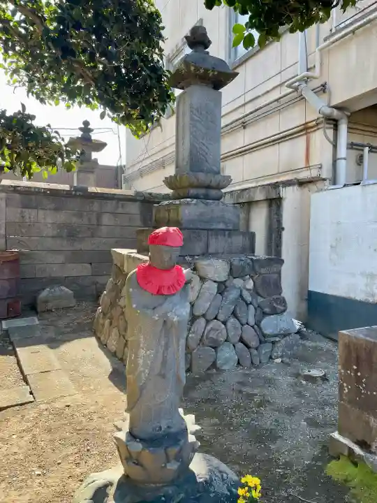 浄運寺の{uncategorized: "未分類", other: "その他", undefined: "問題あり", building: "その他建物", grave: "お墓", sacred_gate: "鳥居", guardian: "狛犬", statue: "像", buddha: "仏像", history: "歴史", nature: "自然", garden: "庭園", animal: "動物", pagoda: "塔", temizu: "手水舎", mountain_gate: "山門・神門", sanctuary: "本殿・本堂", subordinate: "末社・摂社", art: "芸術", scenery: "景色", jizo: "地蔵", ema: "絵馬", goshuin: "御朱印", omikuji: "おみくじ", items: "授与品その他", amulet: "お守り", goshuincho: "御朱印帳", eats: "食事", festival: "お祭り", votive_dance: "神楽", shichigosan: "七五三参", wedding: "結婚式", experience: "体験その他", initially: "初詣", around: "周辺", anti_infection: "感染症対策"}