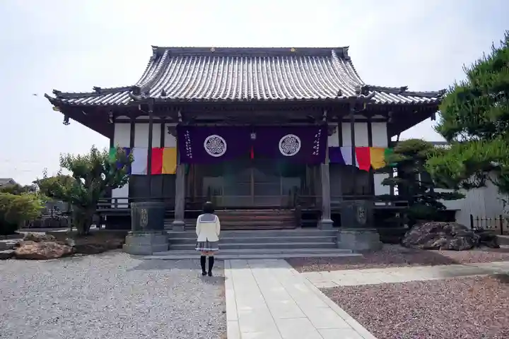 西蓮寺の本殿・本堂