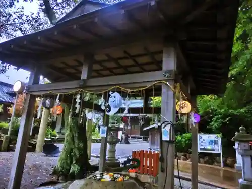 立志神社の手水舎