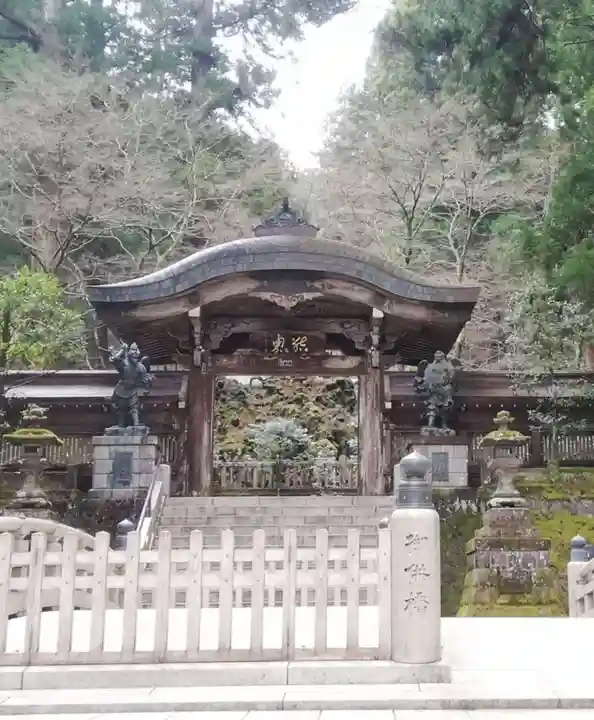 最乗寺(道了尊)の山門・神門