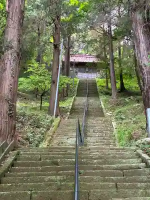 守山八幡宮の{uncategorized: "未分類", other: "その他", undefined: "問題あり", building: "その他建物", grave: "お墓", sacred_gate: "鳥居", guardian: "狛犬", statue: "像", buddha: "仏像", history: "歴史", nature: "自然", garden: "庭園", animal: "動物", pagoda: "塔", temizu: "手水舎", mountain_gate: "山門・神門", sanctuary: "本殿・本堂", subordinate: "末社・摂社", art: "芸術", scenery: "景色", jizo: "地蔵", ema: "絵馬", goshuin: "御朱印", omikuji: "おみくじ", items: "授与品その他", amulet: "お守り", goshuincho: "御朱印帳", eats: "食事", festival: "お祭り", votive_dance: "神楽", shichigosan: "七五三参", wedding: "結婚式", experience: "体験その他", initially: "初詣", around: "周辺", anti_infection: "感染症対策"}