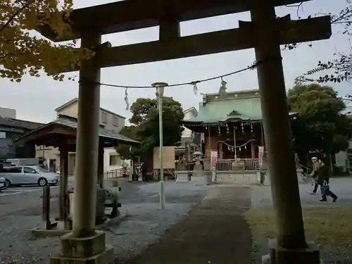 三輪里稲荷神社の鳥居