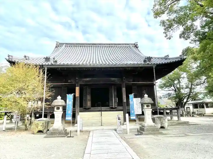 斑鳩寺の本殿・本堂